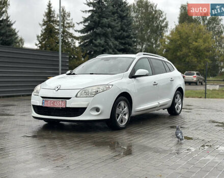 Белый Рено Меган, объемом двигателя 1.6 л и пробегом 247 тыс. км за 6300 $, фото 1 на Automoto.ua