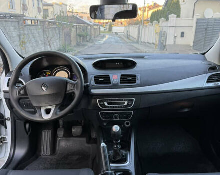 Белый Рено Меган, объемом двигателя 1.46 л и пробегом 298 тыс. км за 6200 $, фото 44 на Automoto.ua