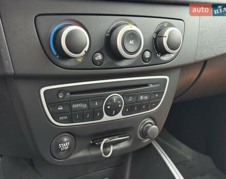 Белый Рено Меган, объемом двигателя 1.6 л и пробегом 211 тыс. км за 6750 $, фото 21 на Automoto.ua