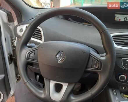 Белый Рено Меган, объемом двигателя 2 л и пробегом 236 тыс. км за 6500 $, фото 9 на Automoto.ua