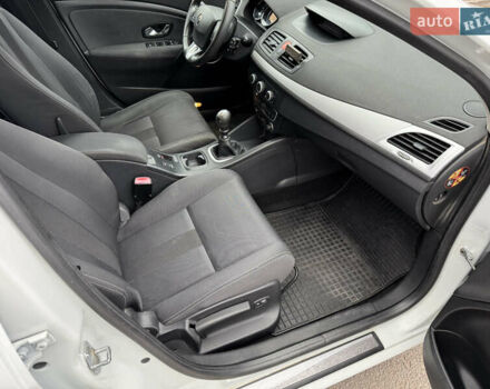 Белый Рено Меган, объемом двигателя 1.39 л и пробегом 207 тыс. км за 7200 $, фото 18 на Automoto.ua