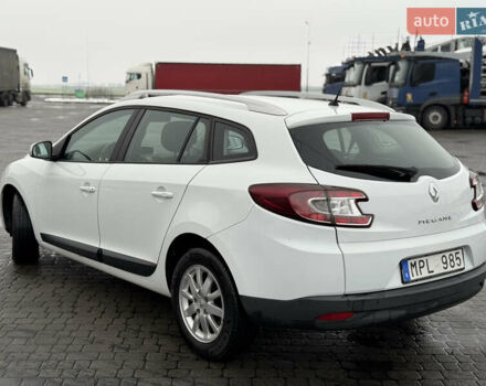 Белый Рено Меган, объемом двигателя 1.6 л и пробегом 211 тыс. км за 6750 $, фото 7 на Automoto.ua