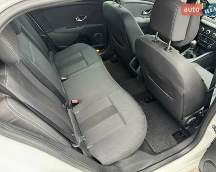 Белый Рено Меган, объемом двигателя 1.39 л и пробегом 207 тыс. км за 7200 $, фото 16 на Automoto.ua