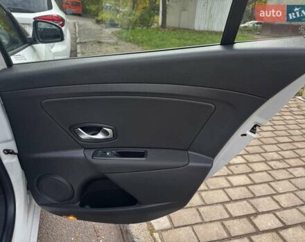 Рено Меган 2010 в Житомире на Automoto.ua Белый Рено Меган, объемом двигателя 1.46 л и пробегом 173 тыс. км за 6700 $, фото 8 на Automoto.ua