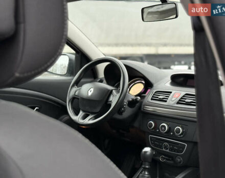 Белый Рено Меган, объемом двигателя 1.6 л и пробегом 211 тыс. км за 6750 $, фото 30 на Automoto.ua