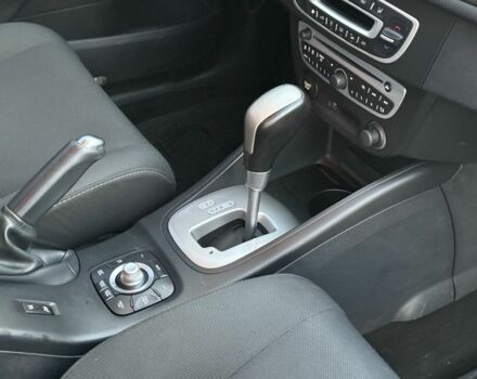 Белый Рено Меган, объемом двигателя 1.5 л и пробегом 243 тыс. км за 7500 $, фото 9 на Automoto.ua