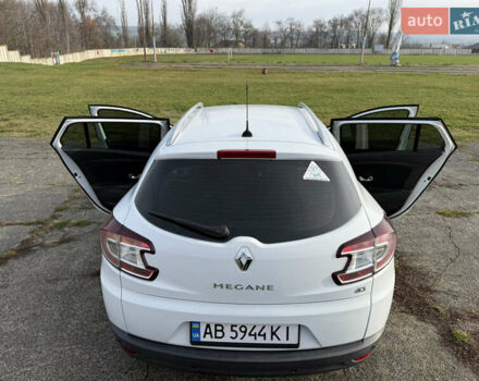 Белый Рено Меган, объемом двигателя 1.46 л и пробегом 299 тыс. км за 6200 $, фото 29 на Automoto.ua