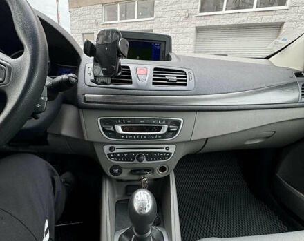 Белый Рено Меган, объемом двигателя 1.5 л и пробегом 323 тыс. км за 5500 $, фото 5 на Automoto.ua