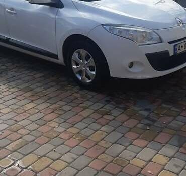 Белый Рено Меган, объемом двигателя 1.5 л и пробегом 197 тыс. км за 7400 $, фото 5 на Automoto.ua