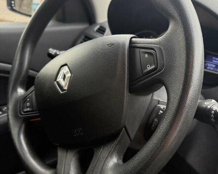 Белый Рено Меган, объемом двигателя 1.6 л и пробегом 211 тыс. км за 7399 $, фото 28 на Automoto.ua