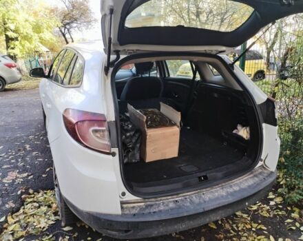 Белый Рено Меган, объемом двигателя 1.5 л и пробегом 236 тыс. км за 5000 $, фото 2 на Automoto.ua