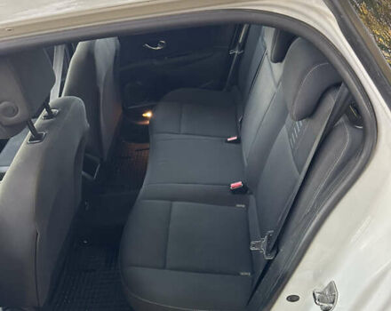 Белый Рено Меган, объемом двигателя 1.5 л и пробегом 257 тыс. км за 5250 $, фото 15 на Automoto.ua