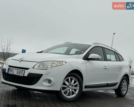 Белый Рено Меган, объемом двигателя 1.6 л и пробегом 211 тыс. км за 6750 $, фото 1 на Automoto.ua