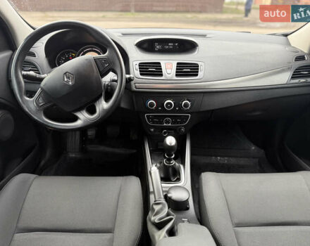 Белый Рено Меган, объемом двигателя 1.6 л и пробегом 211 тыс. км за 7399 $, фото 21 на Automoto.ua