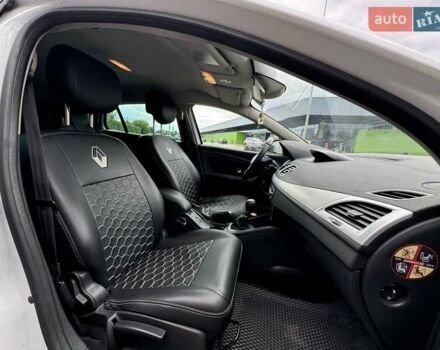 Белый Рено Меган, объемом двигателя 2 л и пробегом 245 тыс. км за 7800 $, фото 5 на Automoto.ua