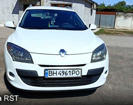Белый Рено Меган, объемом двигателя 1.5 л и пробегом 0 тыс. км за 5500 $, фото 5 на Automoto.ua