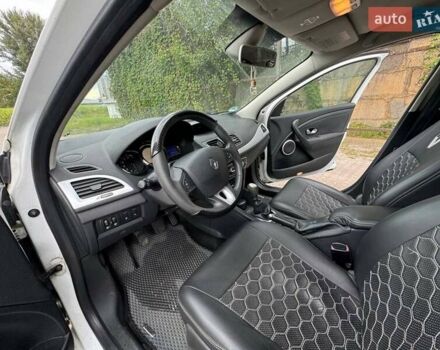 Белый Рено Меган, объемом двигателя 2 л и пробегом 245 тыс. км за 7800 $, фото 15 на Automoto.ua