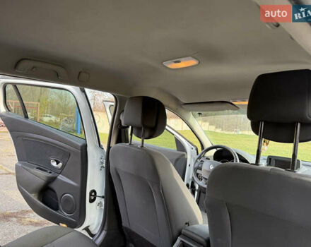 Белый Рено Меган, объемом двигателя 1.46 л и пробегом 299 тыс. км за 6200 $, фото 43 на Automoto.ua