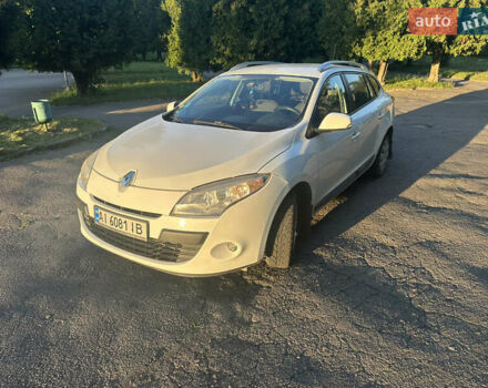 Білий Рено Меган, об'ємом двигуна 1.46 л та пробігом 235 тис. км за 6700 $, фото 4 на Automoto.ua