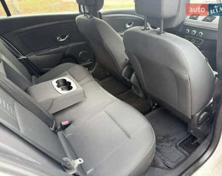 Белый Рено Меган, объемом двигателя 1.6 л и пробегом 211 тыс. км за 7399 $, фото 27 на Automoto.ua