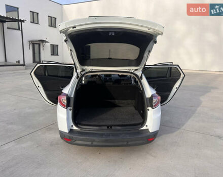 Білий Рено Меган, об'ємом двигуна 1.46 л та пробігом 226 тис. км за 7500 $, фото 8 на Automoto.ua