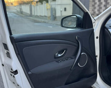 Белый Рено Меган, объемом двигателя 1.46 л и пробегом 298 тыс. км за 6200 $, фото 36 на Automoto.ua