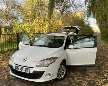 Белый Рено Меган, объемом двигателя 1.5 л и пробегом 257 тыс. км за 5250 $, фото 25 на Automoto.ua