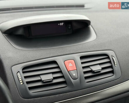 Белый Рено Меган, объемом двигателя 1.6 л и пробегом 211 тыс. км за 6750 $, фото 20 на Automoto.ua