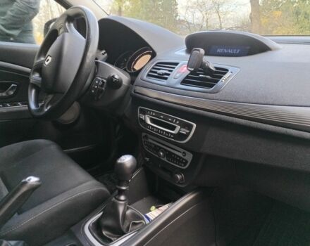 Белый Рено Меган, объемом двигателя 1.5 л и пробегом 236 тыс. км за 5000 $, фото 6 на Automoto.ua