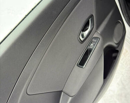 Белый Рено Меган, объемом двигателя 1.87 л и пробегом 302 тыс. км за 6300 $, фото 18 на Automoto.ua