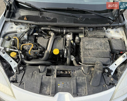 Белый Рено Меган, объемом двигателя 1.46 л и пробегом 299 тыс. км за 6200 $, фото 49 на Automoto.ua