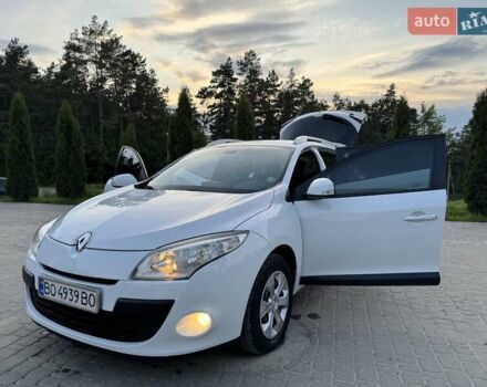 Белый Рено Меган, объемом двигателя 1.46 л и пробегом 316 тыс. км за 6500 $, фото 17 на Automoto.ua