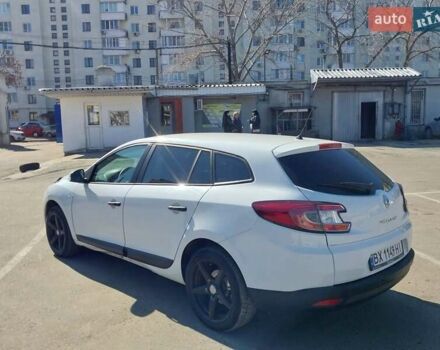 Білий Рено Меган, об'ємом двигуна 1.46 л та пробігом 300 тис. км за 6199 $, фото 1 на Automoto.ua