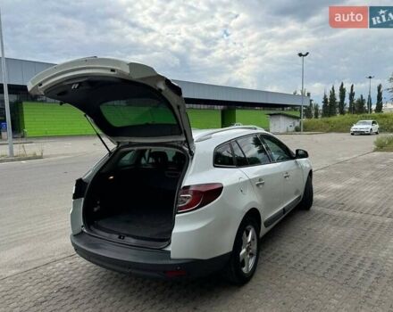 Белый Рено Меган, объемом двигателя 2 л и пробегом 245 тыс. км за 7800 $, фото 10 на Automoto.ua