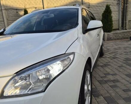 Рено Меган 2010 в Павлограде на Automoto.ua Белый Рено Меган, объемом двигателя 1.46 л и пробегом 237 тыс. км за 8150 $, фото 7 на Automoto.ua
