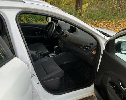 Белый Рено Меган, объемом двигателя 1.5 л и пробегом 257 тыс. км за 5250 $, фото 18 на Automoto.ua