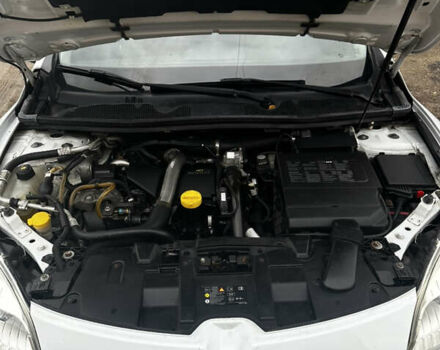 Белый Рено Меган, объемом двигателя 1.46 л и пробегом 289 тыс. км за 6200 $, фото 1 на Automoto.ua