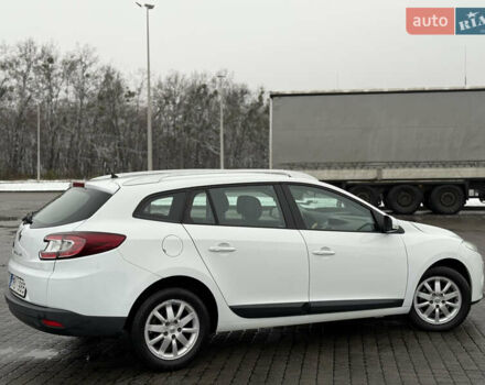 Белый Рено Меган, объемом двигателя 1.6 л и пробегом 211 тыс. км за 6750 $, фото 12 на Automoto.ua