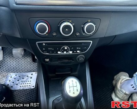 Белый Рено Меган, объемом двигателя 1.5 л и пробегом 240 тыс. км за 7499 $, фото 11 на Automoto.ua