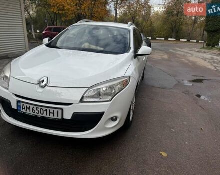 Рено Меган 2010 в Житомире на Automoto.ua Белый Рено Меган, объемом двигателя 1.46 л и пробегом 173 тыс. км за 6700 $, фото 4 на Automoto.ua