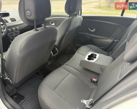 Белый Рено Меган, объемом двигателя 1.6 л и пробегом 211 тыс. км за 7399 $, фото 25 на Automoto.ua