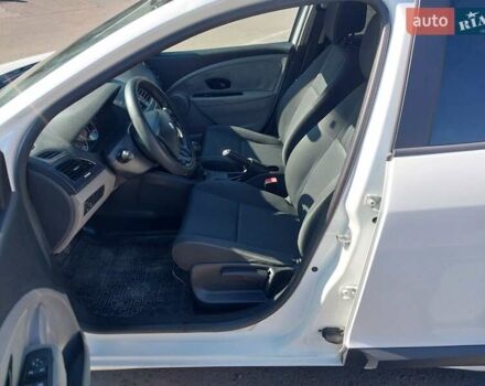 Білий Рено Меган, об'ємом двигуна 1.46 л та пробігом 300 тис. км за 6199 $, фото 17 на Automoto.ua