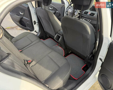 Белый Рено Меган, объемом двигателя 1.46 л и пробегом 299 тыс. км за 6200 $, фото 48 на Automoto.ua