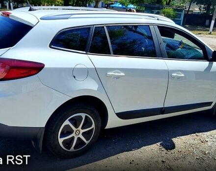 Белый Рено Меган, объемом двигателя 1.5 л и пробегом 0 тыс. км за 5500 $, фото 4 на Automoto.ua