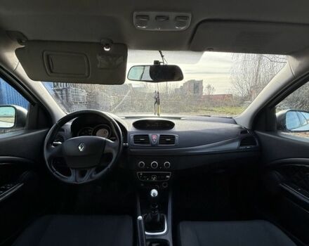 Белый Рено Меган, объемом двигателя 1.5 л и пробегом 363 тыс. км за 5500 $, фото 7 на Automoto.ua