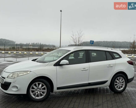 Белый Рено Меган, объемом двигателя 1.6 л и пробегом 211 тыс. км за 6750 $, фото 3 на Automoto.ua