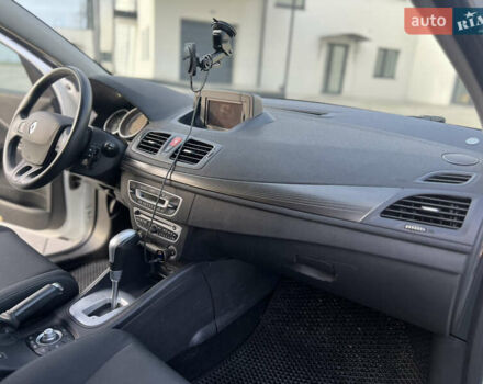 Білий Рено Меган, об'ємом двигуна 1.46 л та пробігом 226 тис. км за 7500 $, фото 15 на Automoto.ua