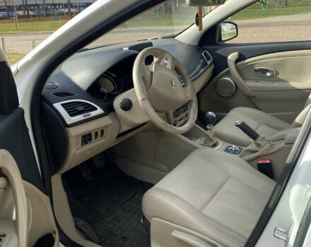 Белый Рено Меган, объемом двигателя 1.5 л и пробегом 270 тыс. км за 6950 $, фото 11 на Automoto.ua