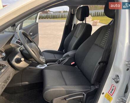 Білий Рено Меган, об'ємом двигуна 1.46 л та пробігом 226 тис. км за 7500 $, фото 12 на Automoto.ua