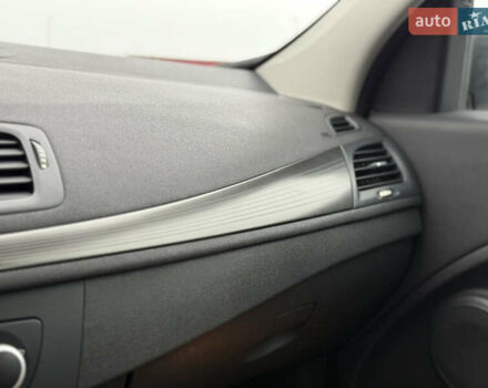 Белый Рено Меган, объемом двигателя 1.6 л и пробегом 211 тыс. км за 6750 $, фото 24 на Automoto.ua